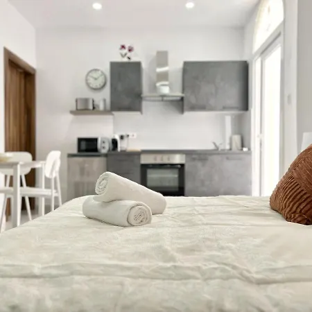 Aurora Apartment *