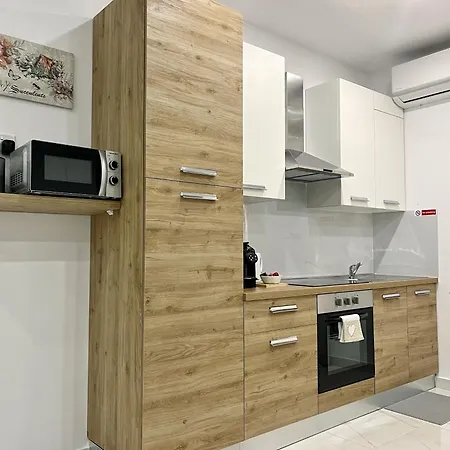 Aurora Apartament *
